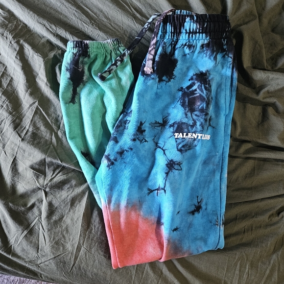 TALENTLESS Sweat Pants - Picture 5 of 7